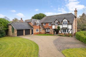 7 Tralawney, Beedingwood Drive, Horsham RH12 4TE