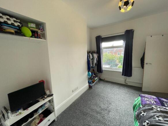 3 bed Terraced to rent Image 9