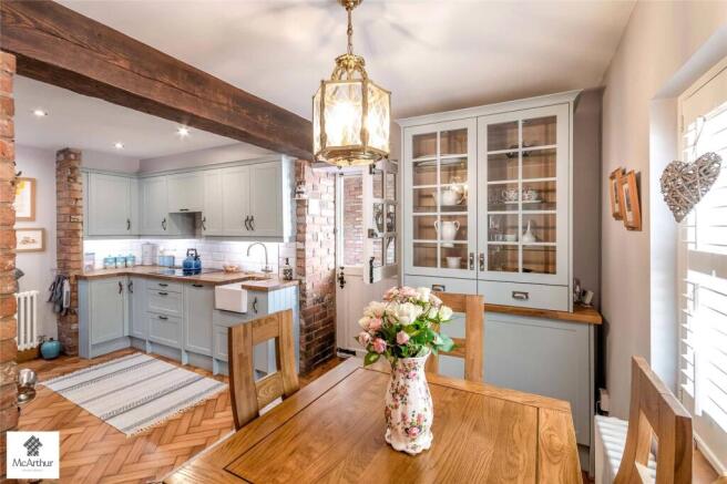2 bed Terraced for sale Image 5