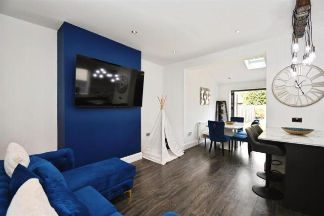 3 bed Semi-Detached for sale Image 4