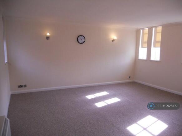 Bedroom/ Lounge