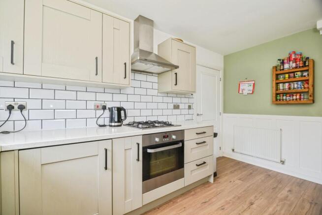 4 bed Detached for sale Image 11