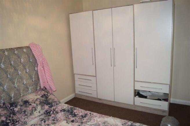 BEDROOM 1 (FRONT)