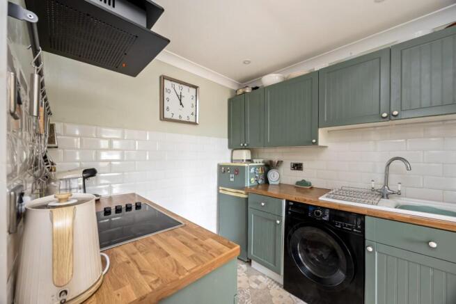 Chichester Drive West, Duncan Court, 6-013.JPG