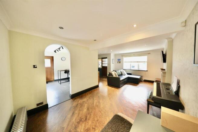3 bed Detached for sale Image 6