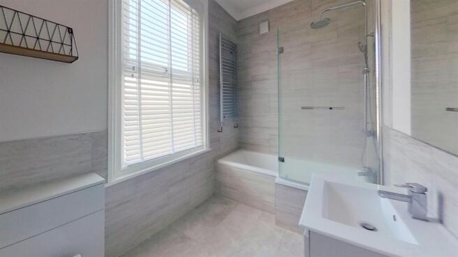 Munster-Road-Bathroom(1).jpg