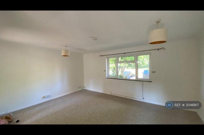 Lounge Towards Front