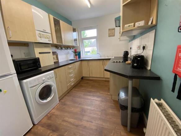 04_Kitchen_1005.JPG