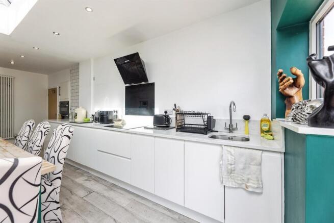 2 bed Semi-Detached Bungalow for sale Image 5