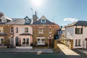 39, The Vineyard, Richmond TW10 6AS