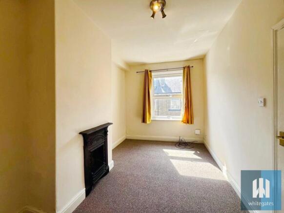 2 bed Terraced to rent Image 3