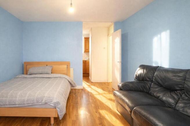 Canning Town, E16 Flat for Sale By Barrain London