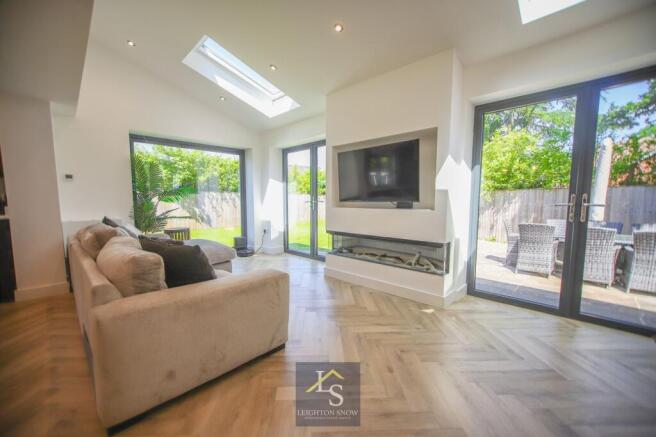 Moss Lane, Bramhall, SK7 photo 4