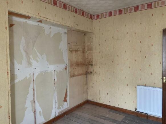 BEDROOM 2 (FRONT)