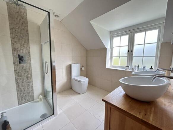 Master Ensuite