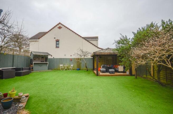 Rear garden pic 2.jpg