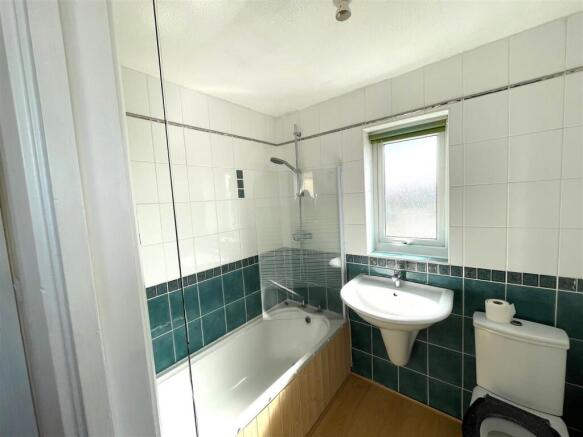 Bathroom.jpg