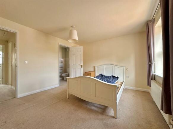 Master Bedroom.jpg