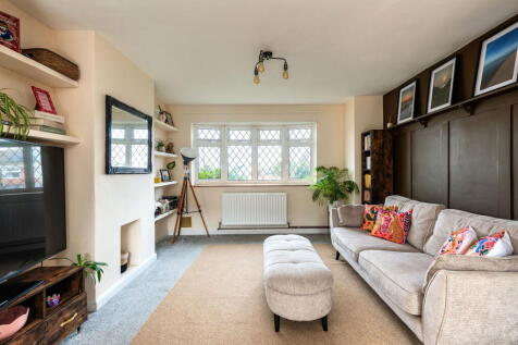 Admirals Walk, Minster On Sea, Sheerness, ME12 3BB