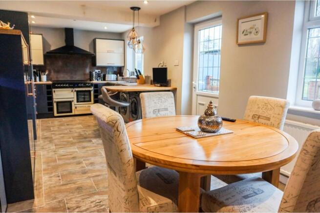 Kitchen/Dining Room