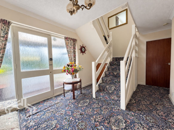 Hall Park Drive, Lytham St. Annes, Lancashire photo 2