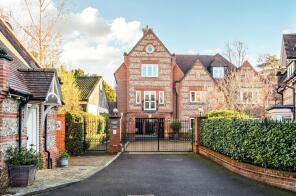 17, Florence Court, Salisbury SP2 0FD