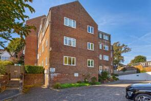 22, Elm Court, Dyke Road, Brighton BN1 5AX