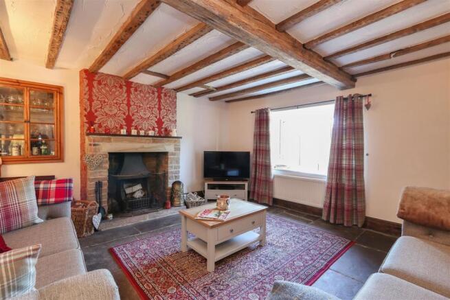 Living Room3.jpg