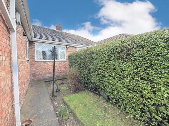 3 bed Semi-Detached Bungalow for sale Image 12