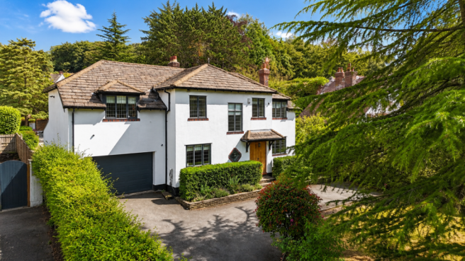 Executive Family Home in Disley