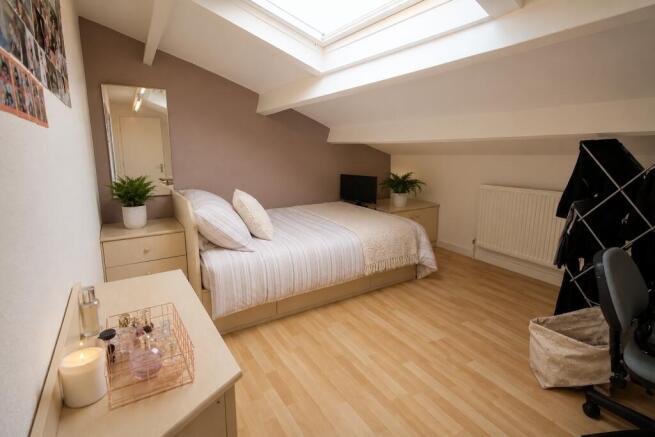 5 bed Terraced to rent Image 6