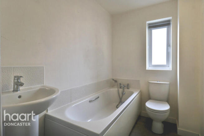 3 bed Semi-Detached for sale Image 11