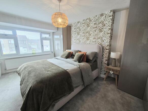 4 bed Semi-Detached to rent Image 6