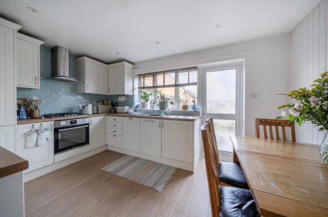 1416158-11-69a9cb...