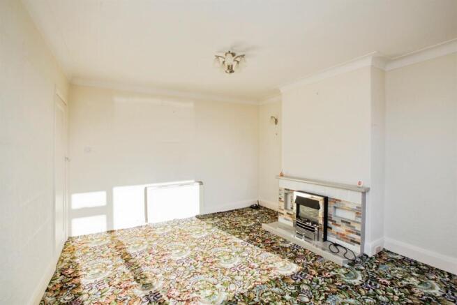3 bed Semi-Detached for sale Image 5