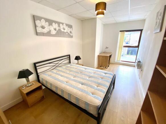 2 bed Apartment to rent Image 2