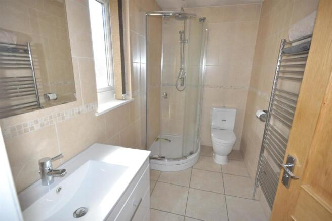 ENSUITE SHOWER ROOM