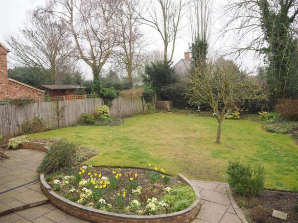 Secure Landscaped Garden 543