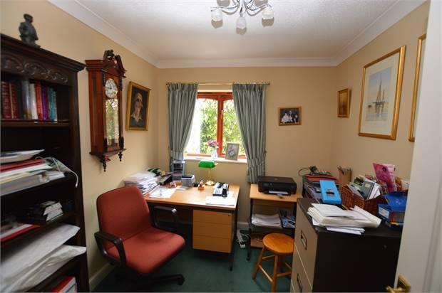 STUDY/5TH BEDROOM