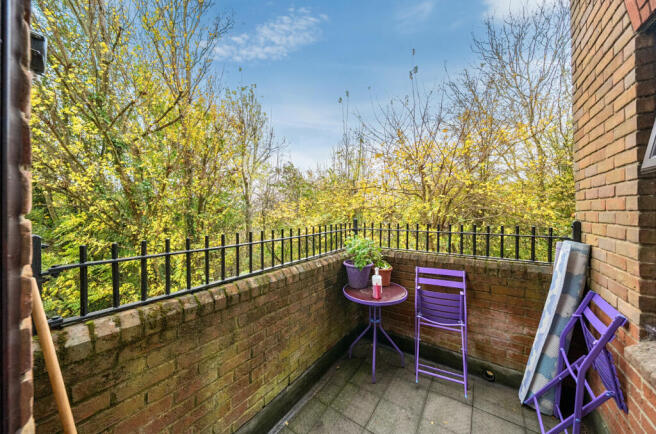 1373358-12-6908ea...