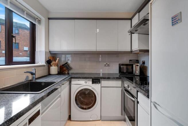 09-ada281909 - PropWPen - NS - 2 Ashurst Close SE2