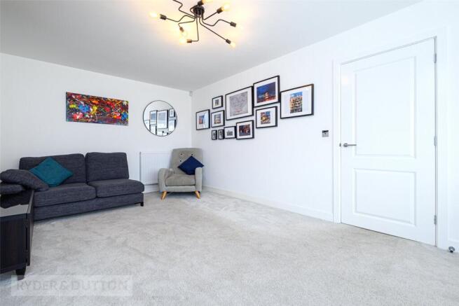 4 bed Detached for sale Image 8