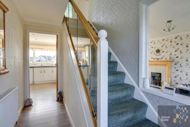 4 bed Detached for sale Image 5