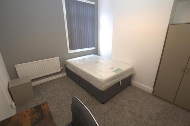 5 bed Terraced to rent Image 8
