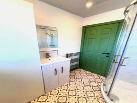 1 bed House Share to rent Image 12