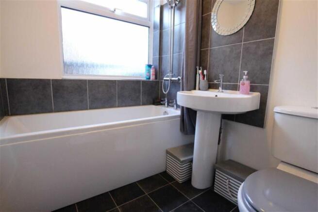 BATHROOM/WC
