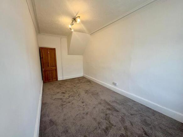 4 bed Terraced to rent Image 12