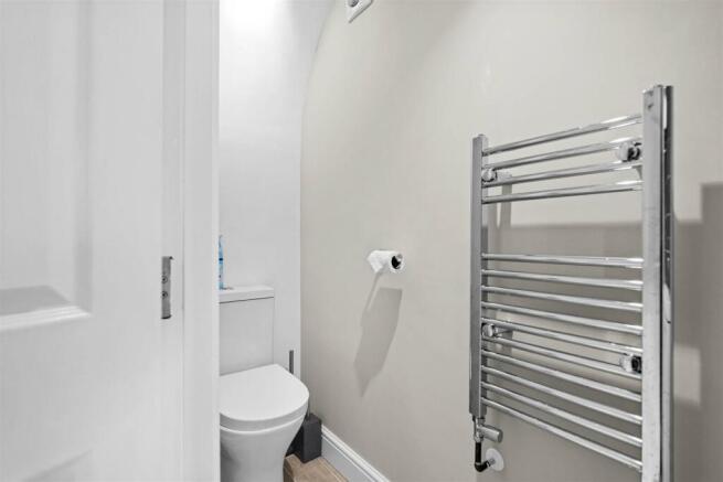 107 Laugherne Road - W.C..jpg