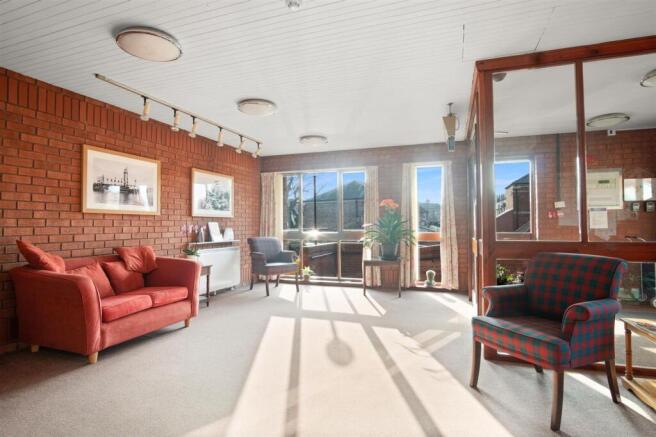 2 bed Apartment for sale Image 8