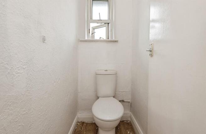 3 bed Terraced for sale Image 9